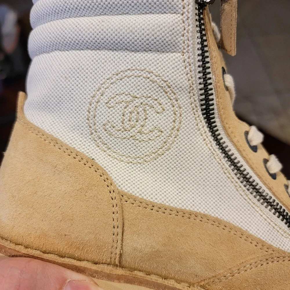 Chanel Combat Ankle Suede CC Logo Lace Up Beige Hiking Boots Canvas IT 38 US 7.5